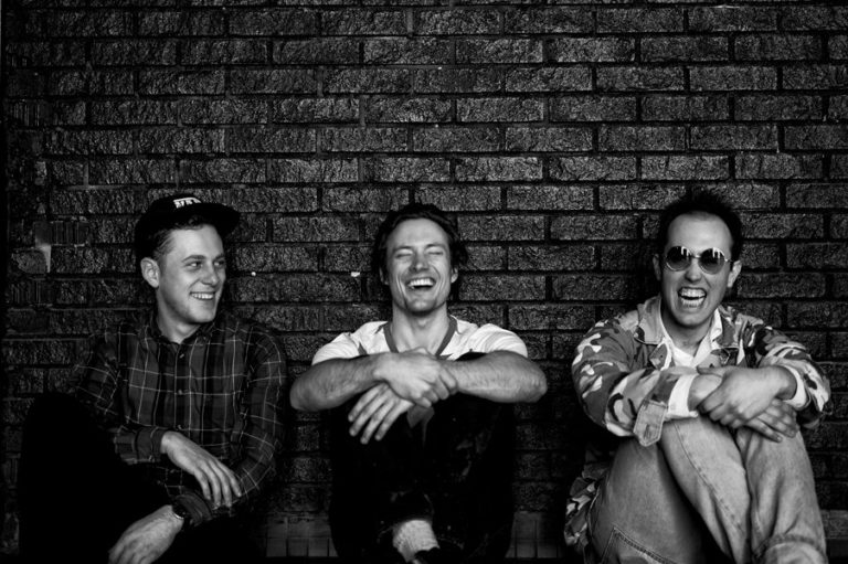 The Dirty Nil の新曲がやっぱりカッコ良すぎるのでもっと人気出て欲しい