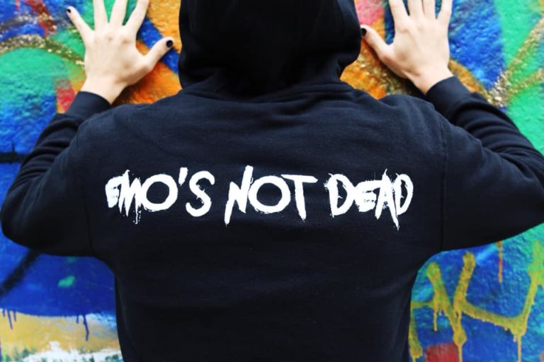 Emo S Not Dead を掲げるyoutuber Matt Cutshall が面白い Punx Save The Earth Blog